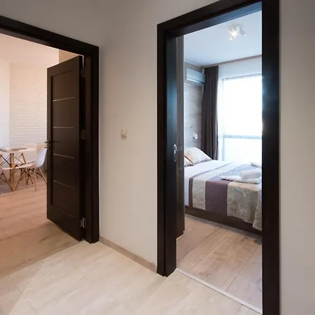 Triumph شقة فارنا